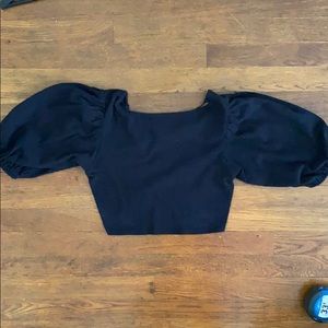 Gorgeous puff sleeve crop top.